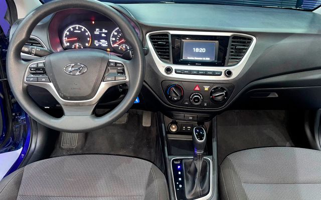 HYUNDAI ACCENT - image 3