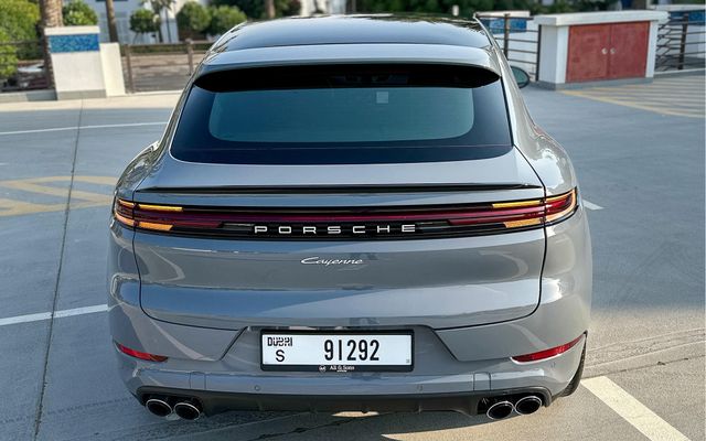 Porsche Cayenne Coupe - image 3