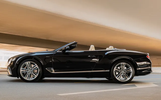 Bentley Continental GTC Azure - image 2