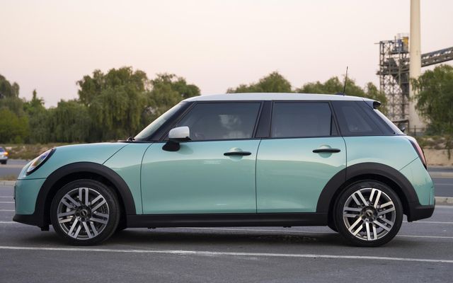 Mini Cooper - image 2