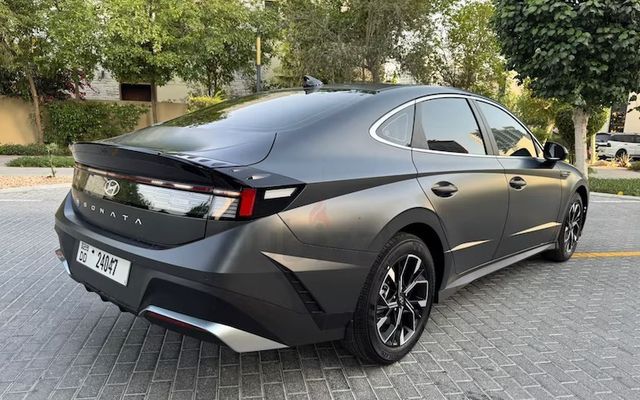 Hyundai Sonata - image 3