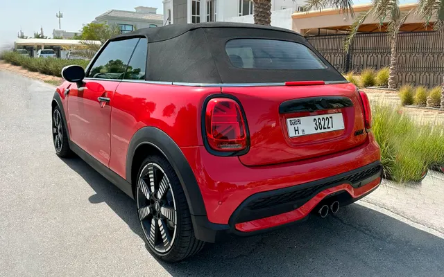 MINI COOPER S Cabrio - image 2