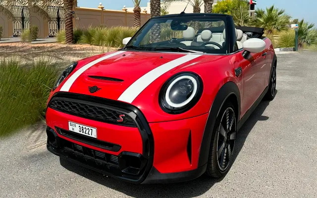 MINI COOPER S Cabrio - image 1