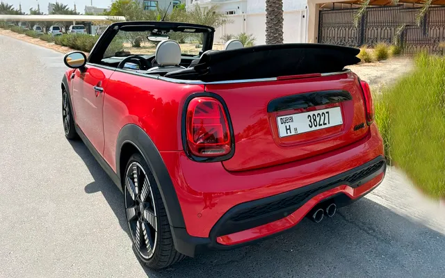MINI COOPER S Cabrio - image 4