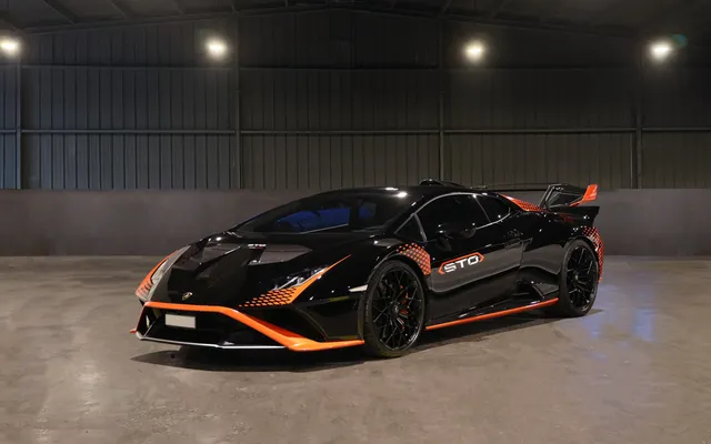 Lamborghini Huracan STO Black - image 1