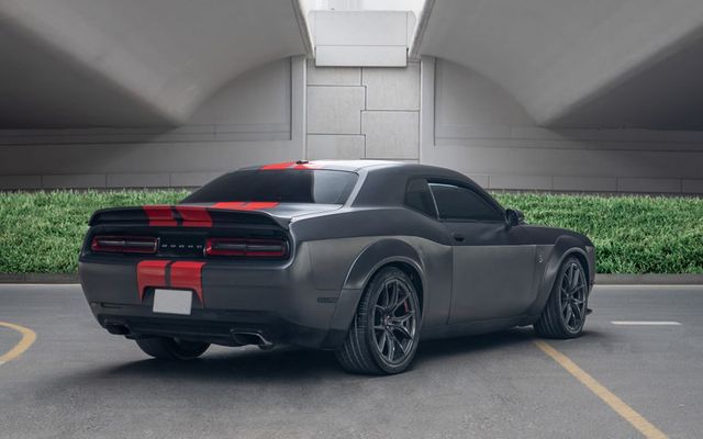 DODGE CHALLENGER - image 4