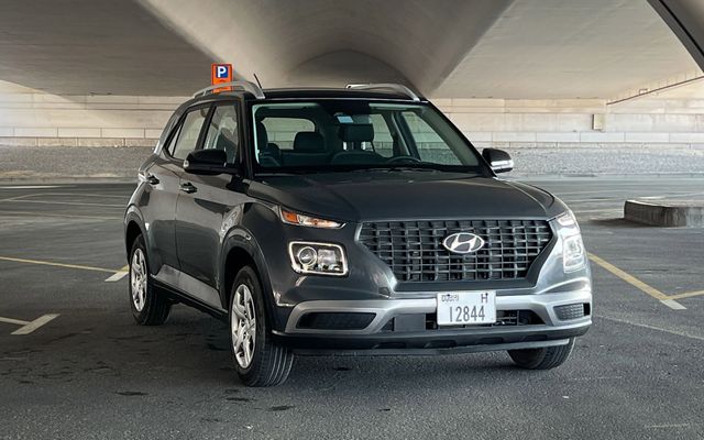 Hyundai Venue - image 4