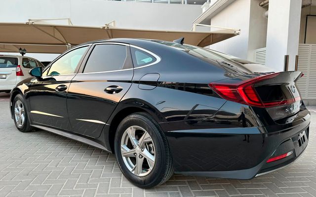 Hyundai Sonata - image 4