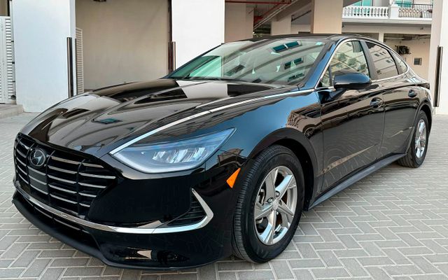 Hyundai Sonata - image 1