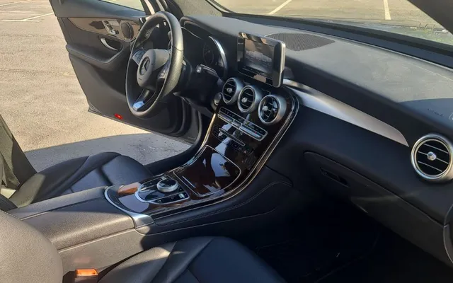 MERCEDES GLC-300 - image 4