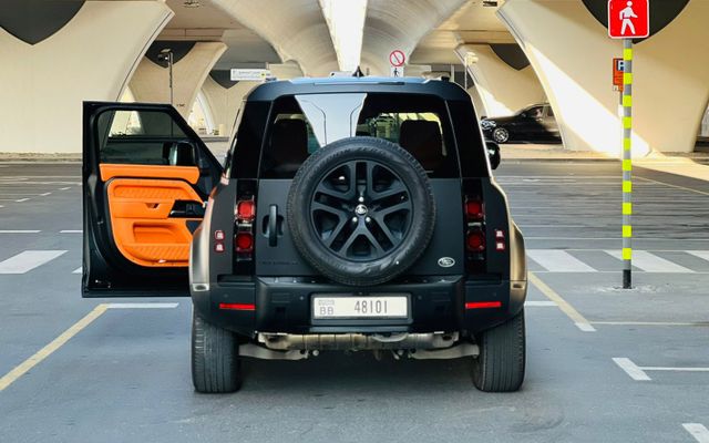 LAND ROVER DEFENDER - image 4