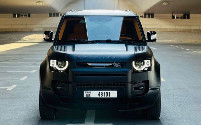 LAND ROVER DEFENDER - image 3