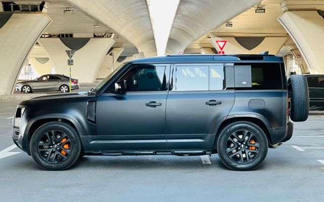 LAND ROVER DEFENDER - image 2