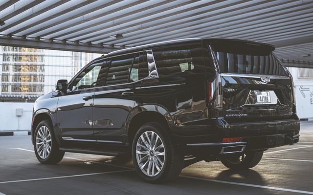CADILLAC ESCALADE - image 4