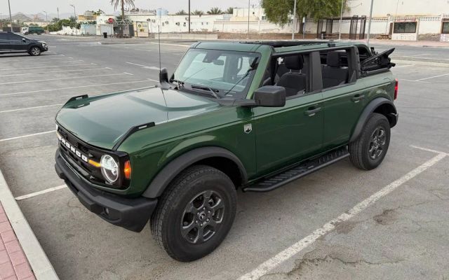 Ford Bronco - image 2