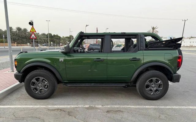 Ford Bronco - image 3