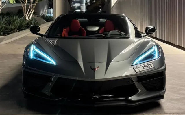 Chevrolet Corvette - image 2