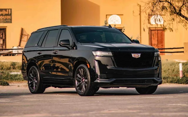 CADILLAC ESCALADE - image 3