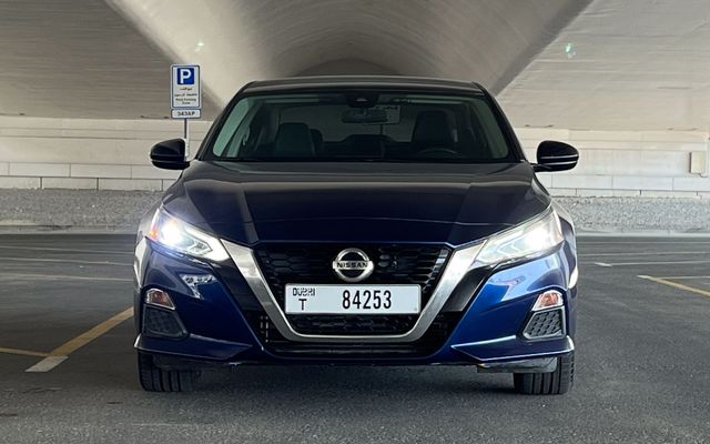 Nissan Altima SR - image 3