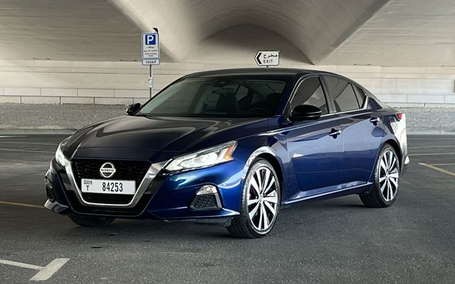 Nissan Altima SR - image 1