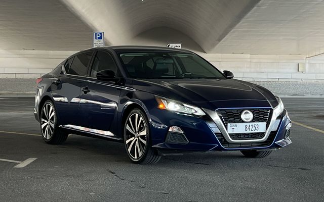 Nissan Altima SR - image 4