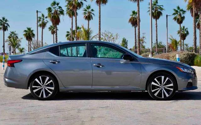 NISSAN ALTIMA - image 4