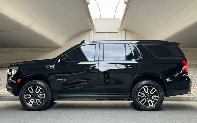 GMC Yukon - image 2