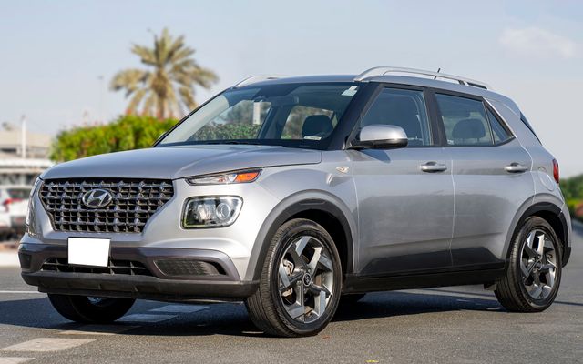HYUNDAI VENUE - image 1