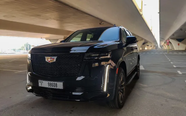 Cadillac Escalade Sport - image 3