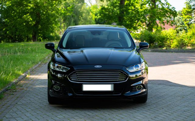 Ford Fusion - image 3