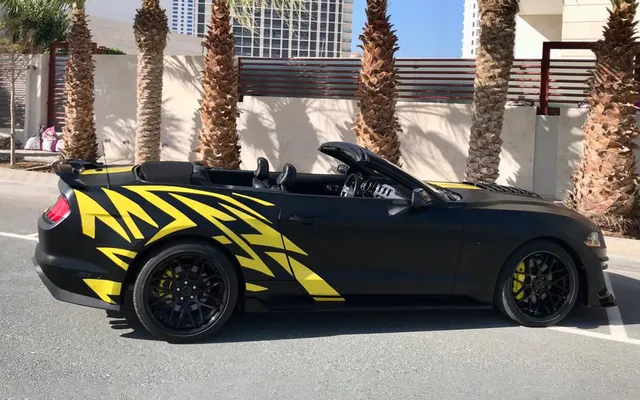 Ford Mustang V8 - image 3