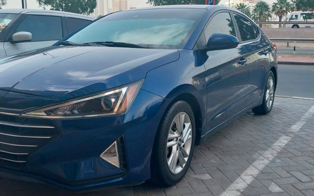 Hyundai Elantra - image 4