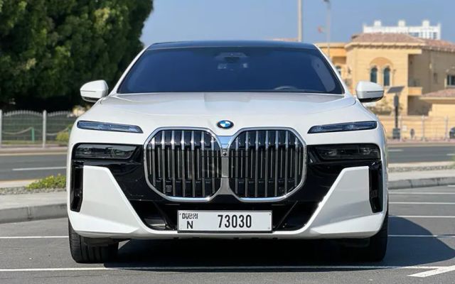 BMW 735I - image 2