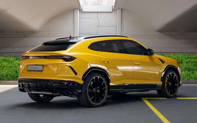 Lamborghini Urus Pearl Capsule - image 4