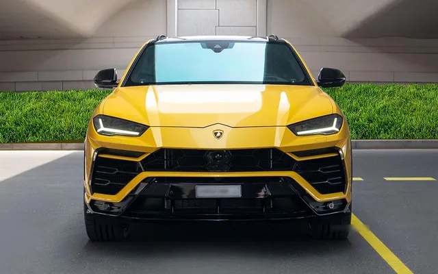Lamborghini Urus Pearl Capsule - image 3