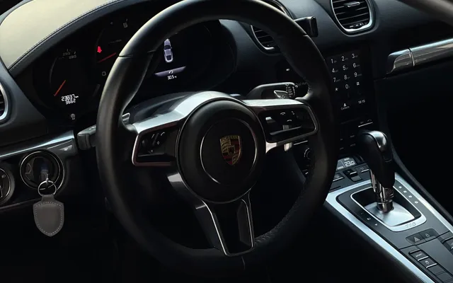PORSCHE CAYMAN - image 3