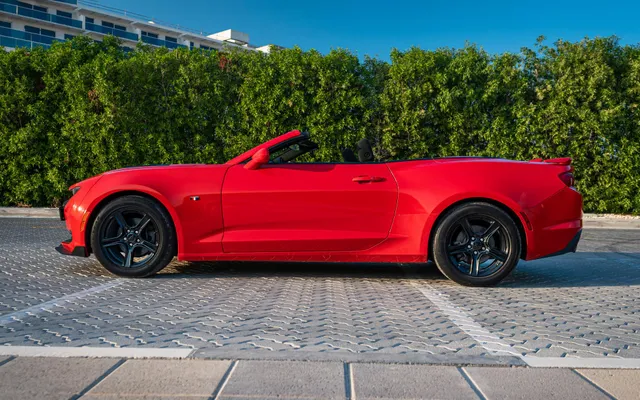 Chevrolet Camaro - image 2
