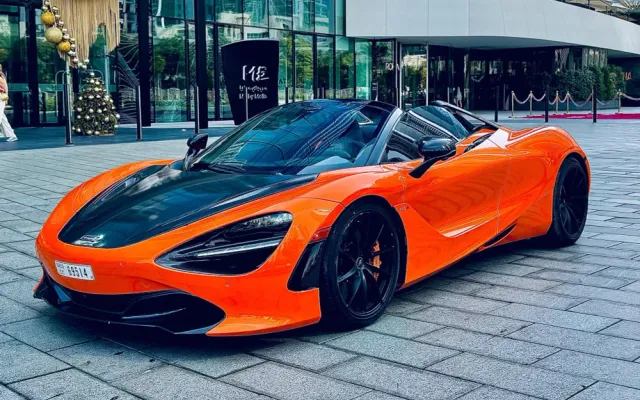 MCLAREN 720S - image 1