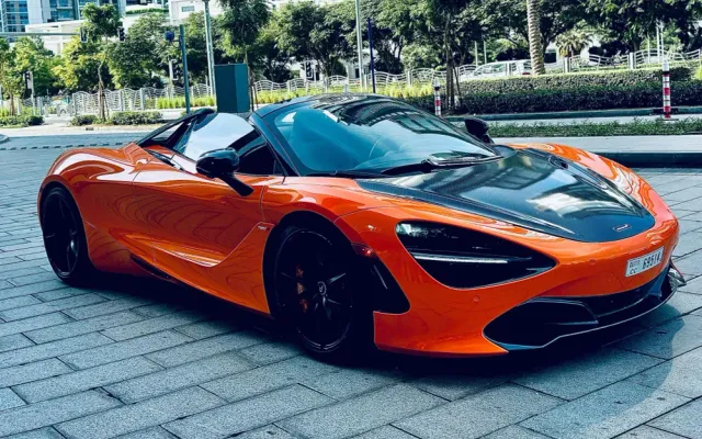 MCLAREN 720S - image 3
