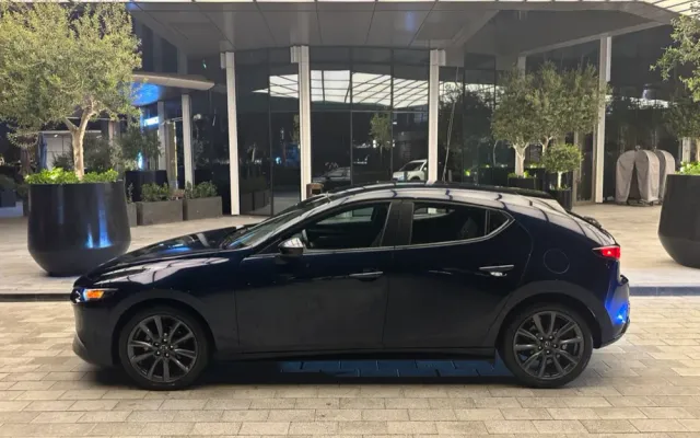 Mazda 3 - image 2