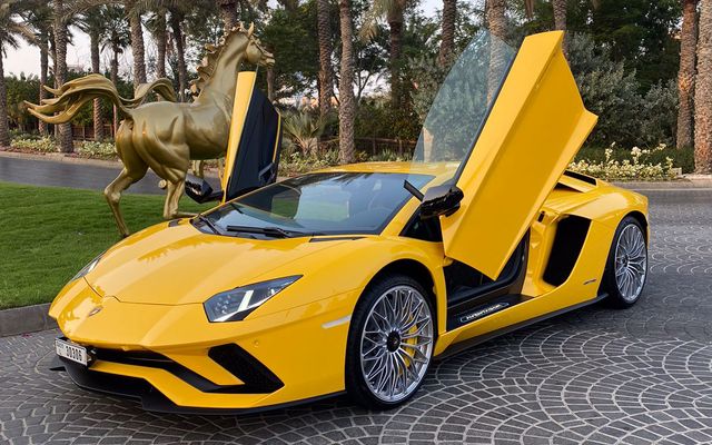 LAMBORGHINI AVENTADOR - image 2