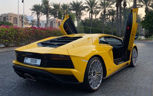 LAMBORGHINI AVENTADOR - image 4
