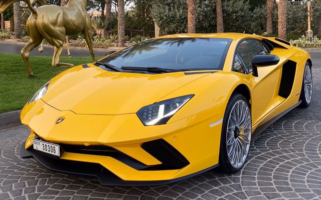 LAMBORGHINI AVENTADOR - image 1