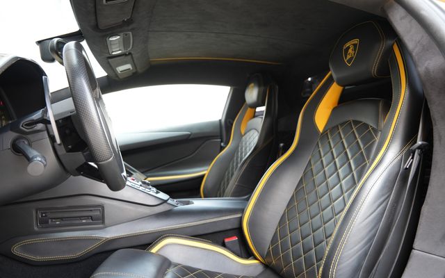 LAMBORGHINI AVENTADOR - image 4