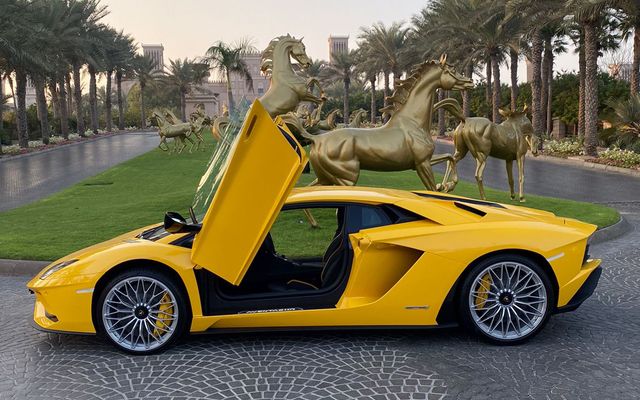 LAMBORGHINI AVENTADOR - image 3