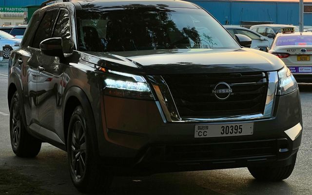 Nissan Pathfinder - image 3