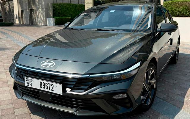 Hyundai Elantra - image 1