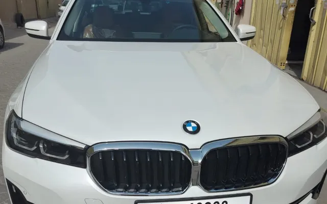 BMW 520i - image 1