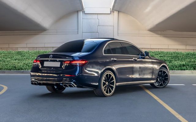MERCEDES E300 - image 4