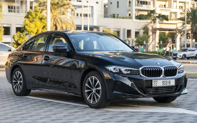 BMW 318i - image 4
